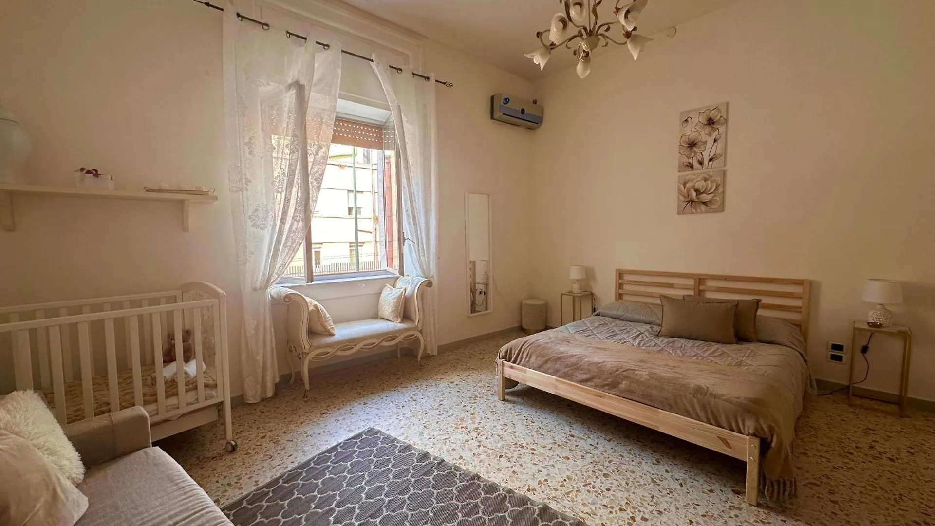 Green Heart House Naples 0*,  Italie